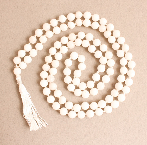 Meditationszubehör / Malas / Achat weiss, 7 mm